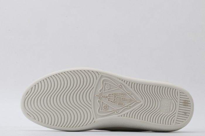 G*u*i low-top sneaker