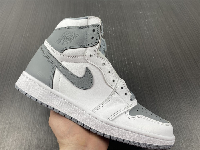 Air Jordan 1 High OG “Stealth” 555088-037
