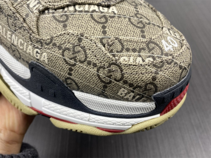 G*u*i*blcg triple s sneaker 681066 ulz10 9795