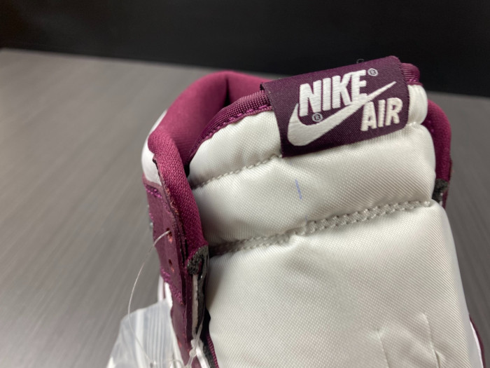 Air Jordan 1 High OG “Bordeaux” 555088-611