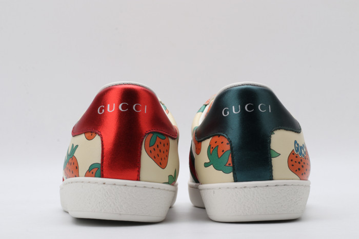 G*u*i low-top sneaker