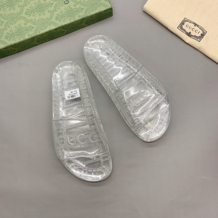 G*u*i slippers