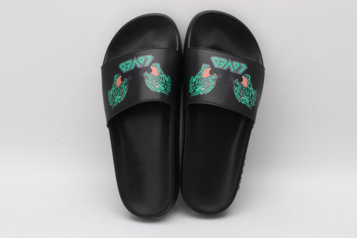 G*u*i slippers