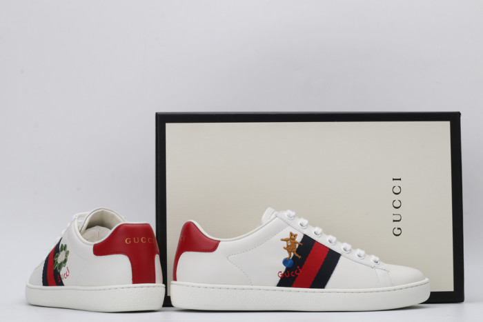 G*u*i low-top sneaker