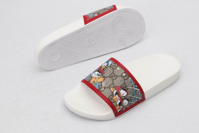 G*u*i slippers