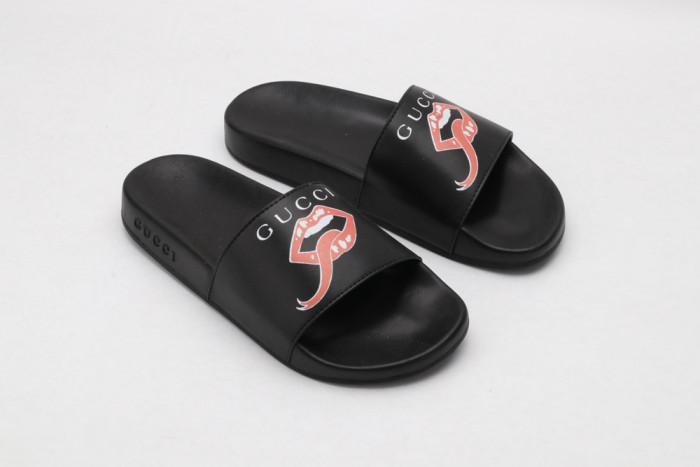 G*u*i slippers