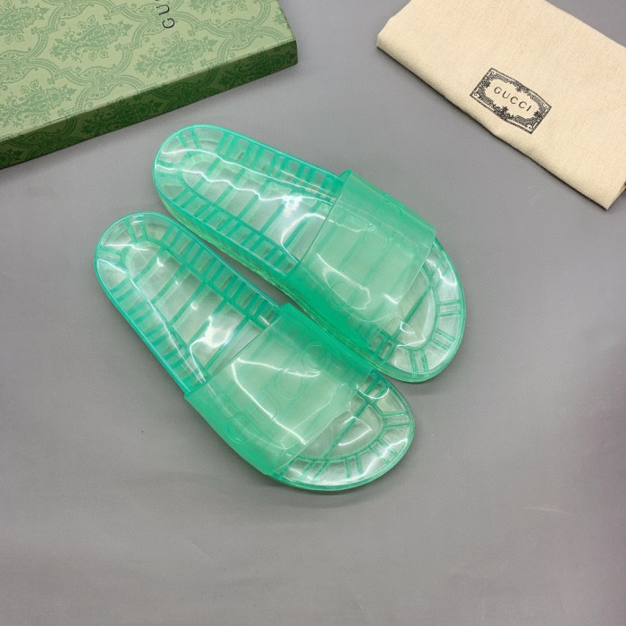 G*u*i slippers