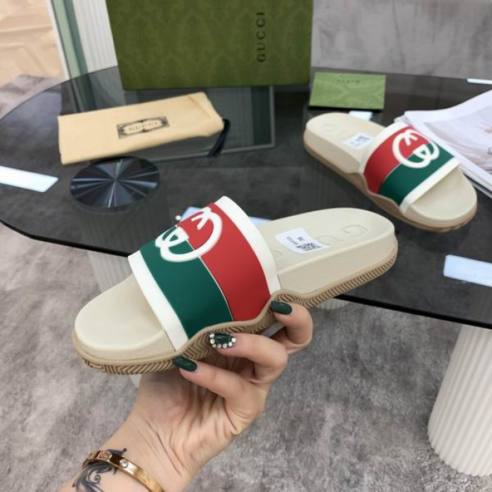 G*u*i slippers