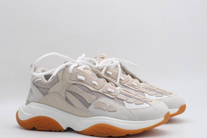 AR1M1 Low-Top Sneaker