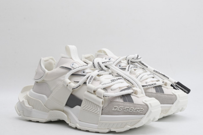 DG SNEAKER