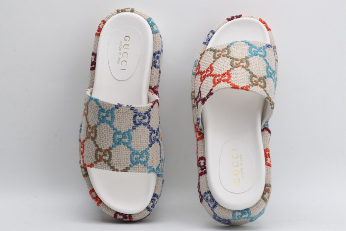 G*u*i slippers