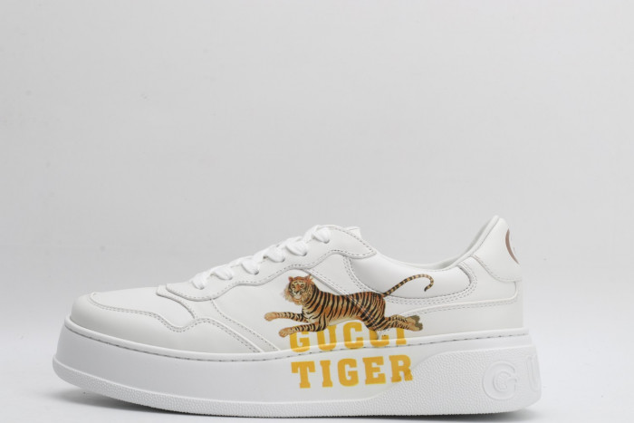 G*u*i low-top sneaker