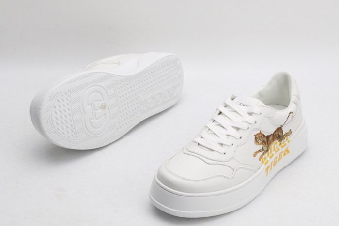 G*u*i low-top sneaker