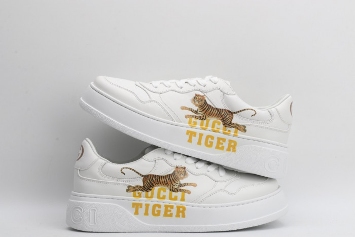 G*u*i low-top sneaker