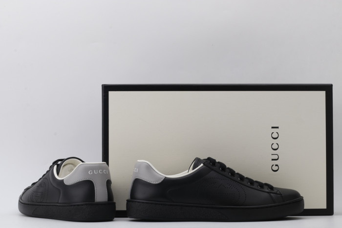 G*u*i low-top sneaker