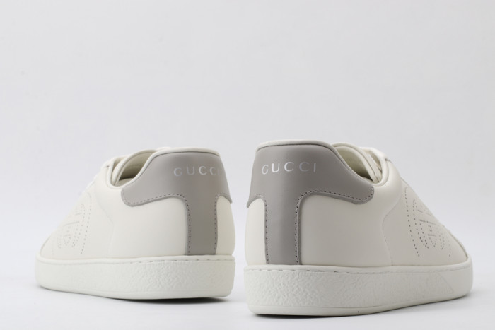 G*u*i low-top sneaker