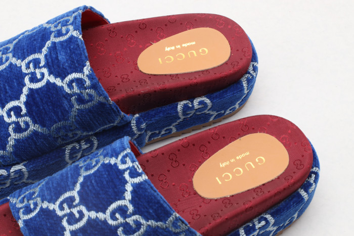 G*u*i slippers