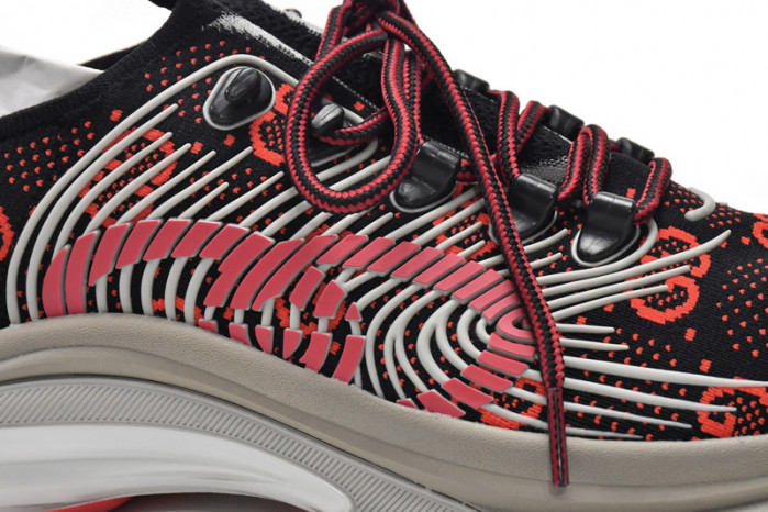 G*u*i run sneakers black red