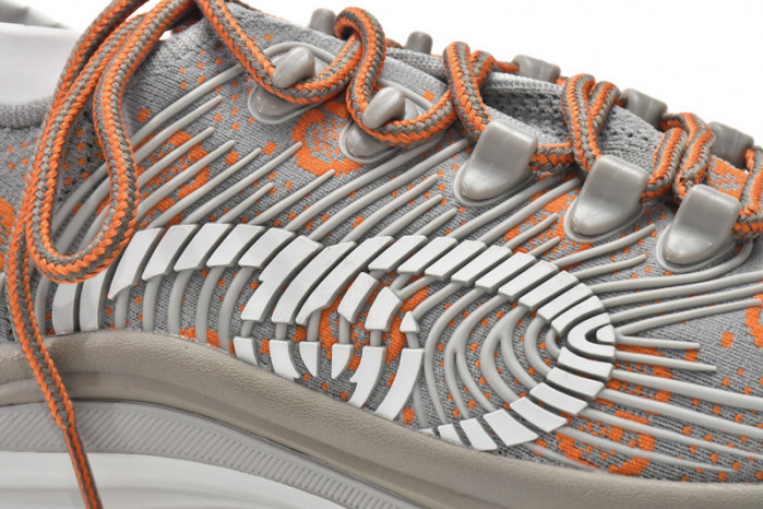 G*u*i run sneakers grey red
