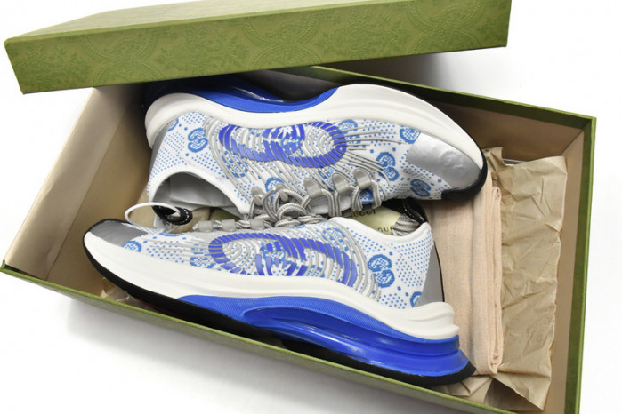 G*u*i run sneakers white blue