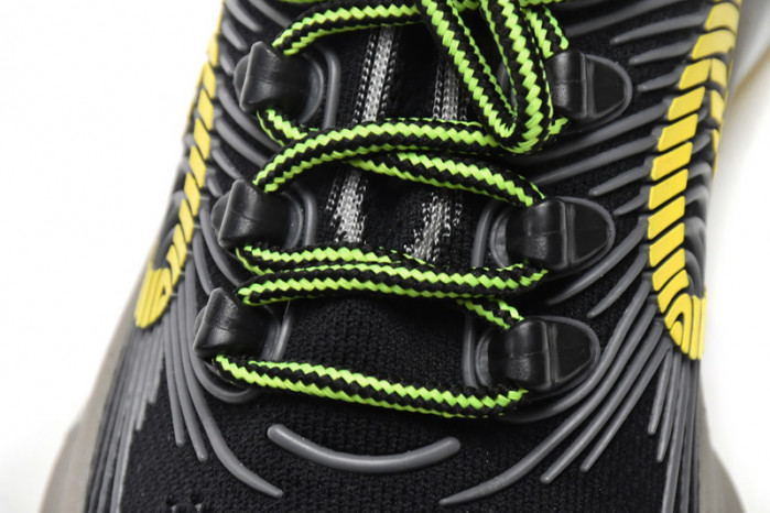 G*u*i run sneakers black yellow