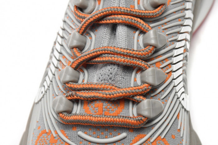 G*u*i run sneakers grey red