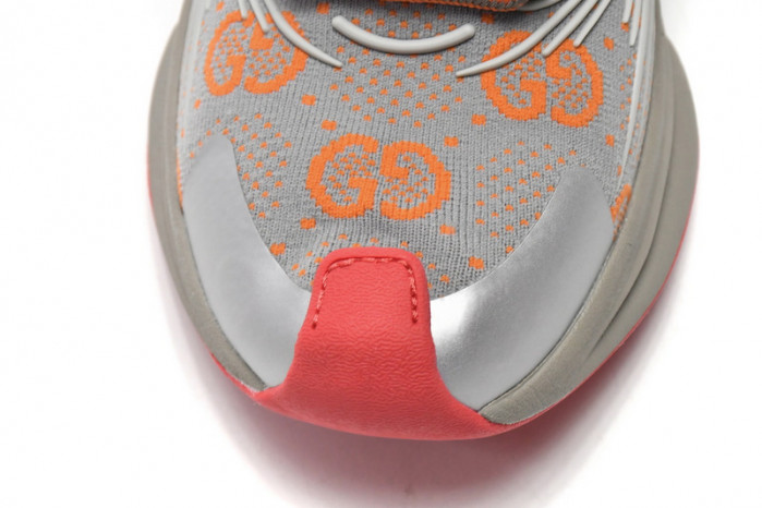 G*u*i run sneakers grey red