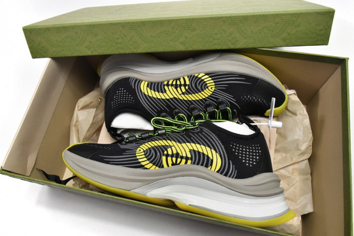 G*u*i run sneakers black yellow