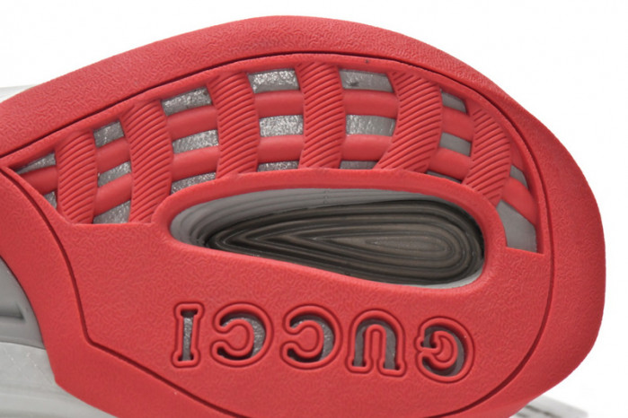 G*u*i run sneakers grey red