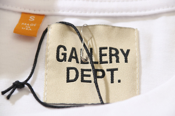 GA11ERY DEPT. T-SHIRT 24042327