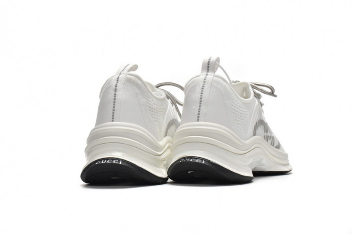G*u*i run sneakers white