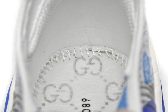 G*u*i run sneakers white blue
