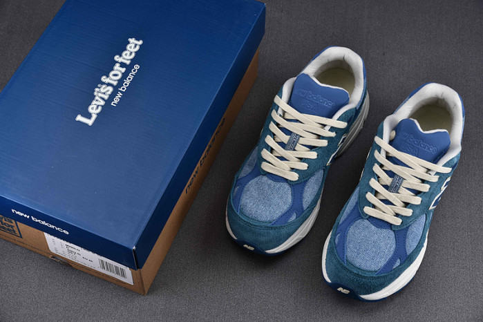 New Balance 990v3 Levi