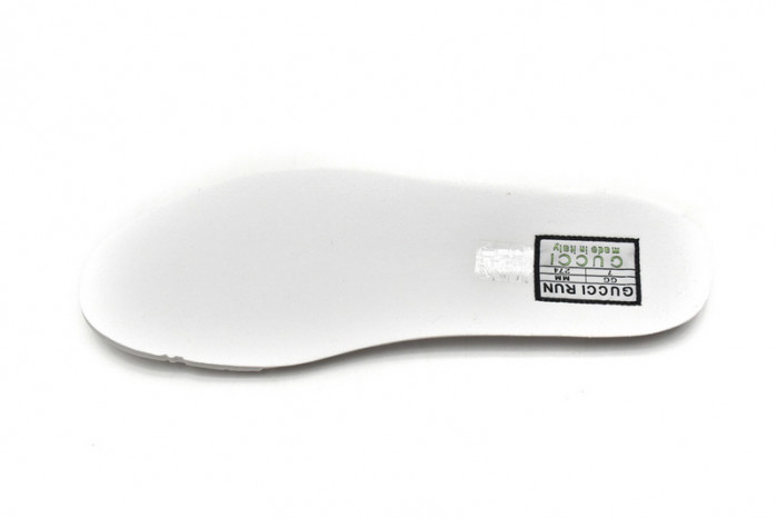 G*u*i run sneakers white blue