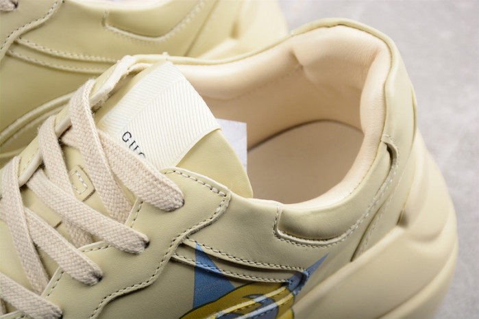 G*u*i sneaker
