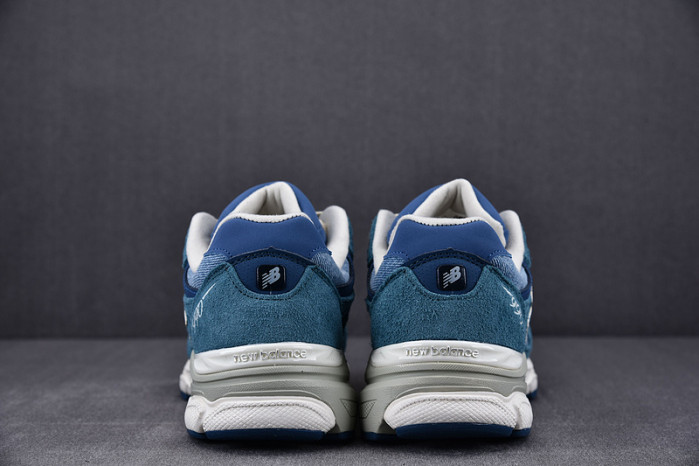 New Balance 990v3 Levi