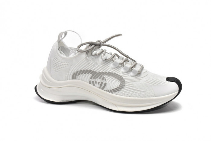 G*u*i run sneakers white