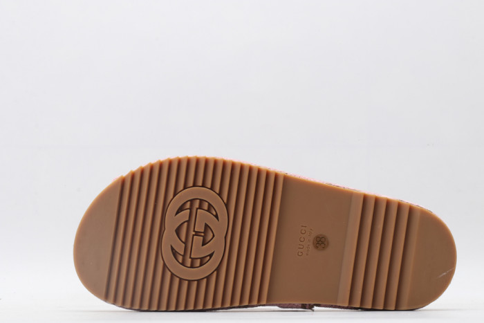 G*u*i slippers