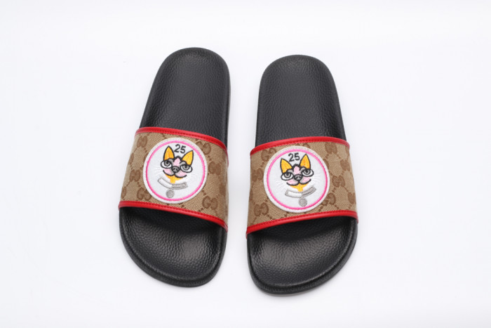 G*u*i slippers