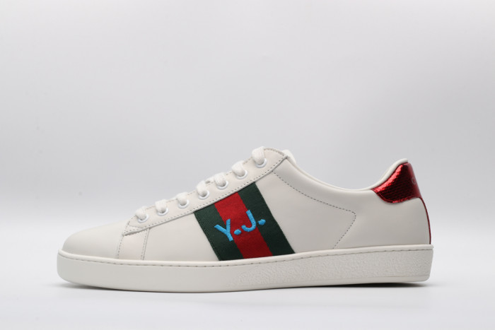 G*u*i low-top sneaker