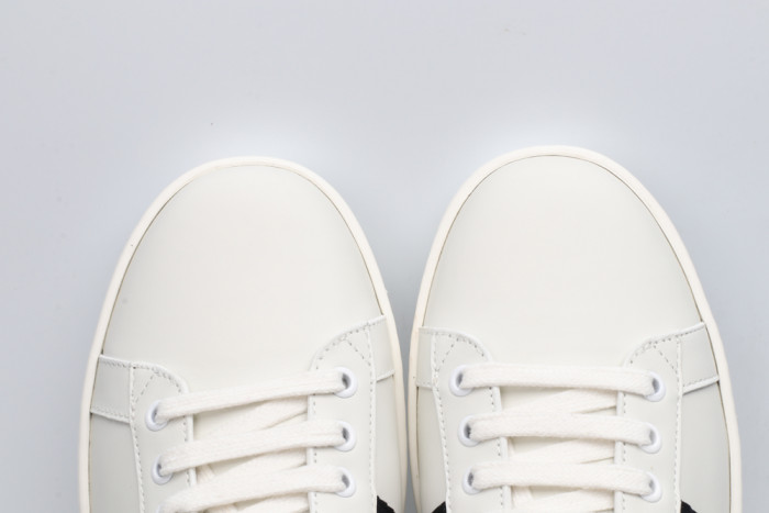 G*u*i low-top sneaker