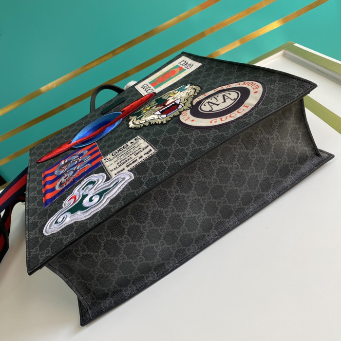 G*u*i bag 38 x 35.5 x 4 cm
