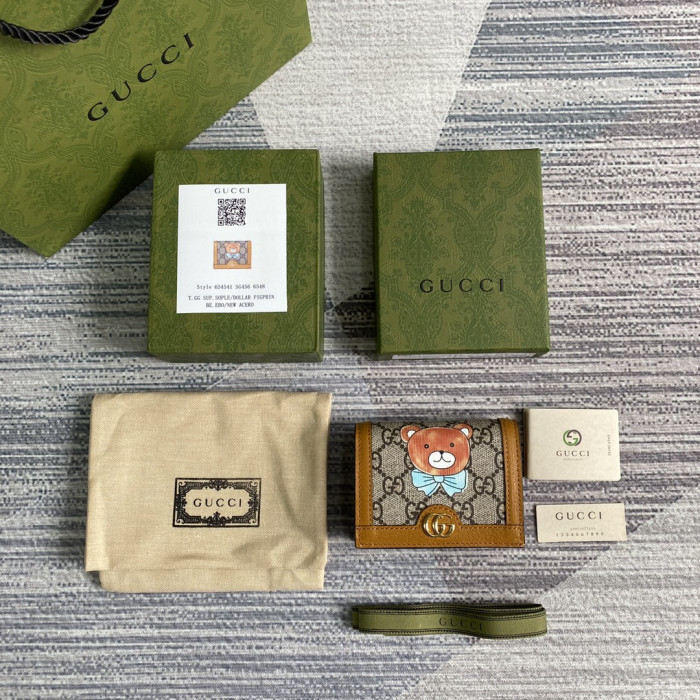 G*u*i wallet 11*8.5*3cm
