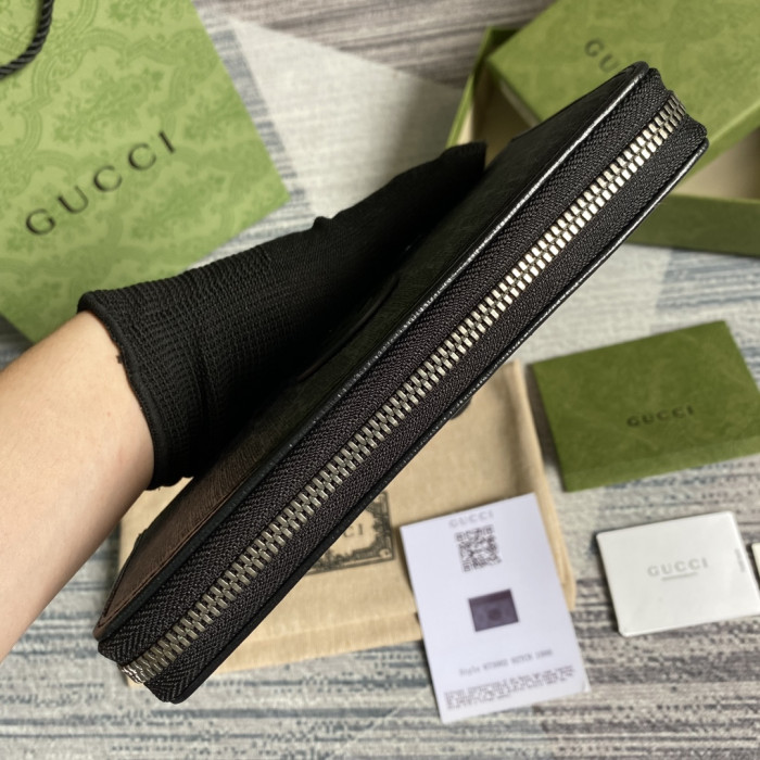 G*u*i wallet 19*10.5*2 cm