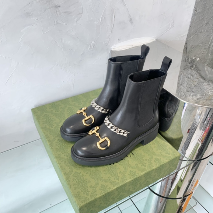 G*u*i boots