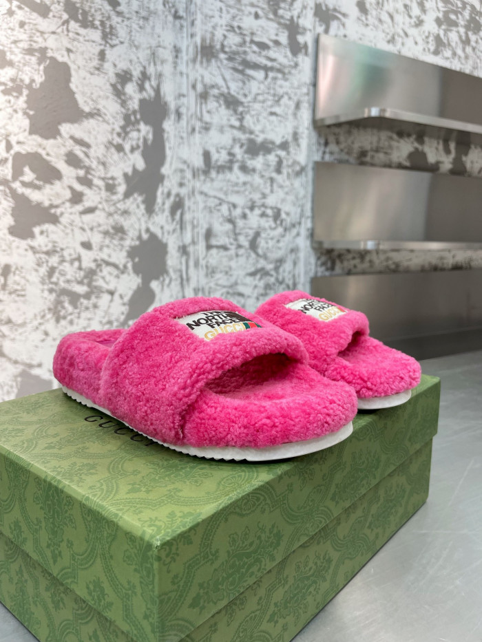 G*u*i slippers