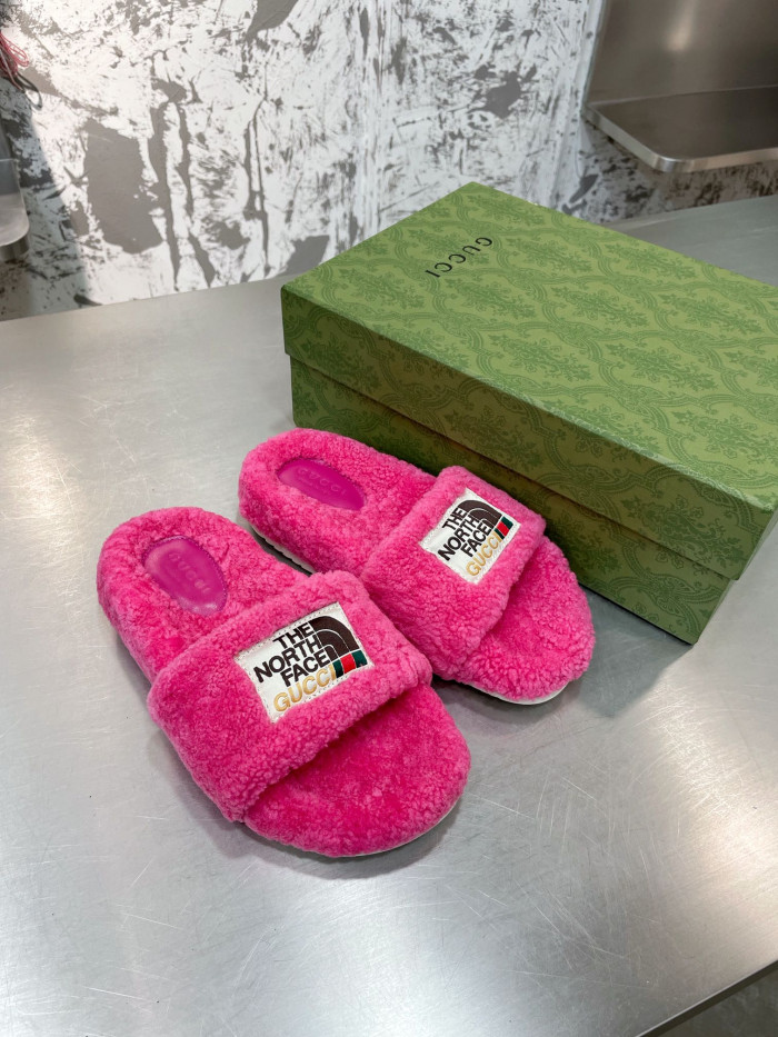G*u*i slippers