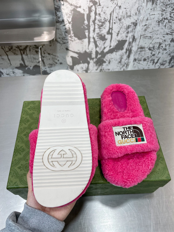 G*u*i slippers
