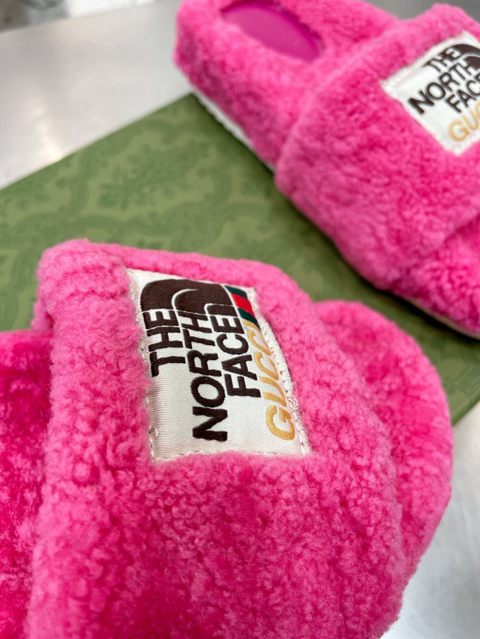 G*u*i slippers