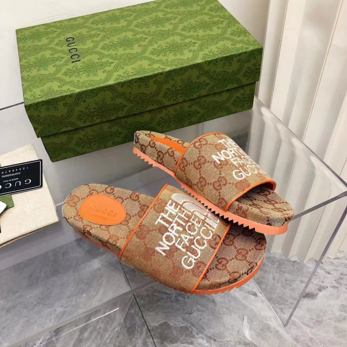 G*u*i slippers